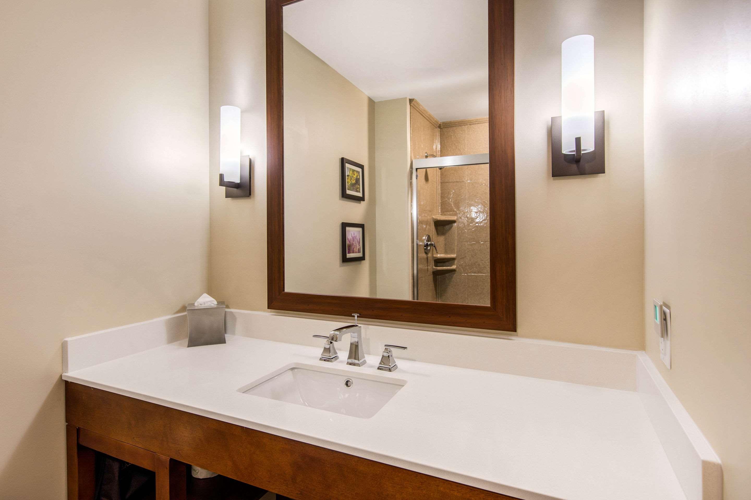 Comfort Suites Либерал Экстерьер фото