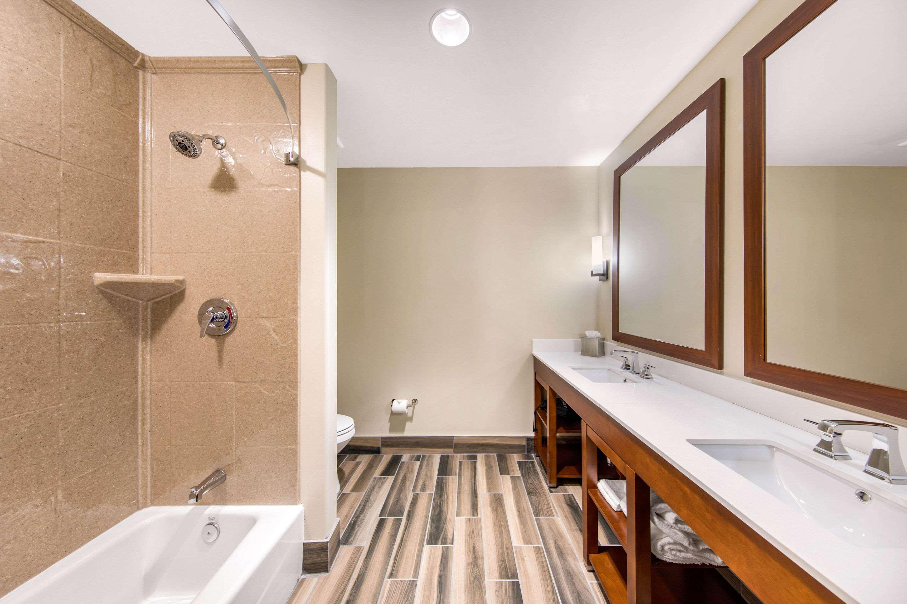 Comfort Suites Либерал Экстерьер фото