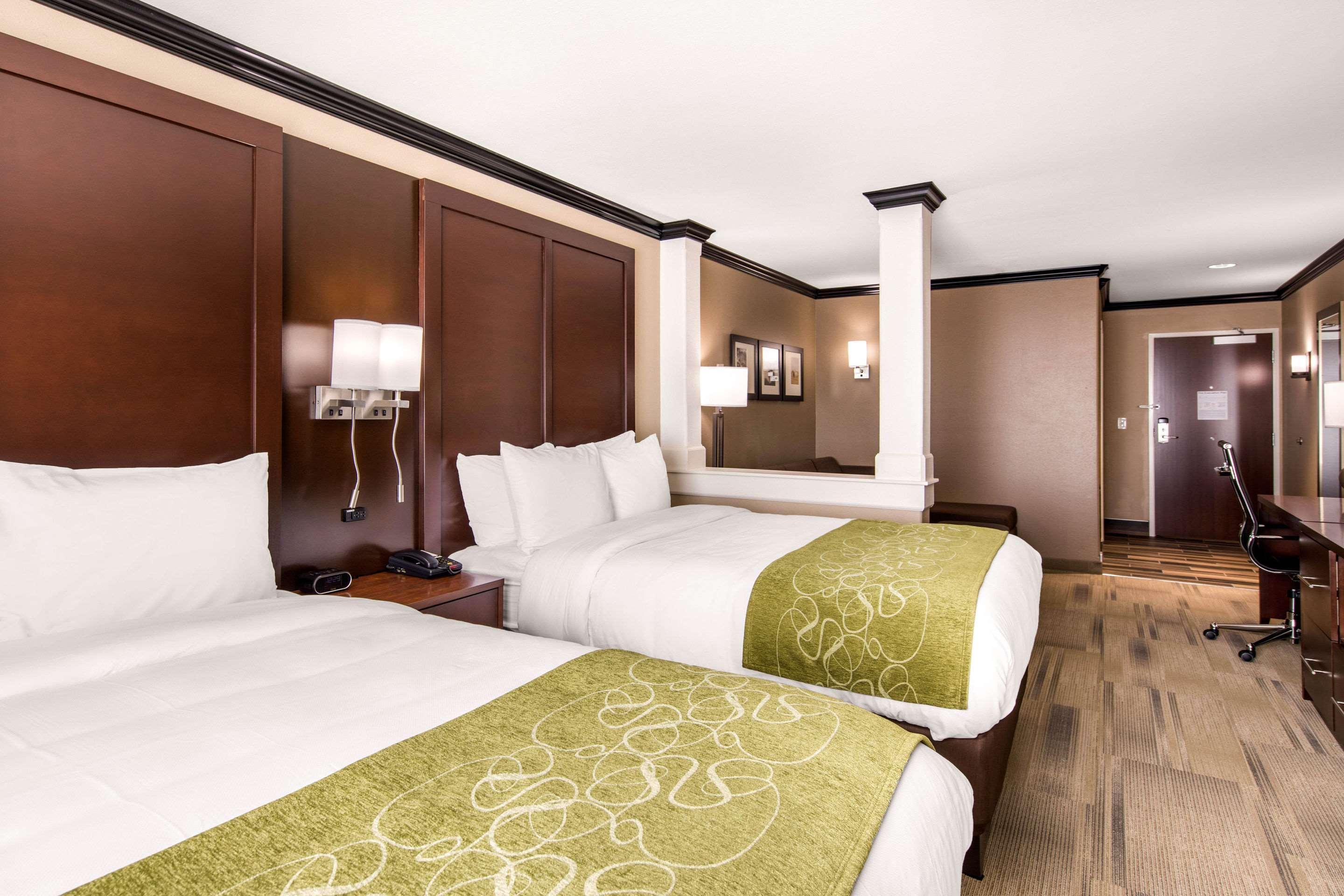 Comfort Suites Либерал Экстерьер фото