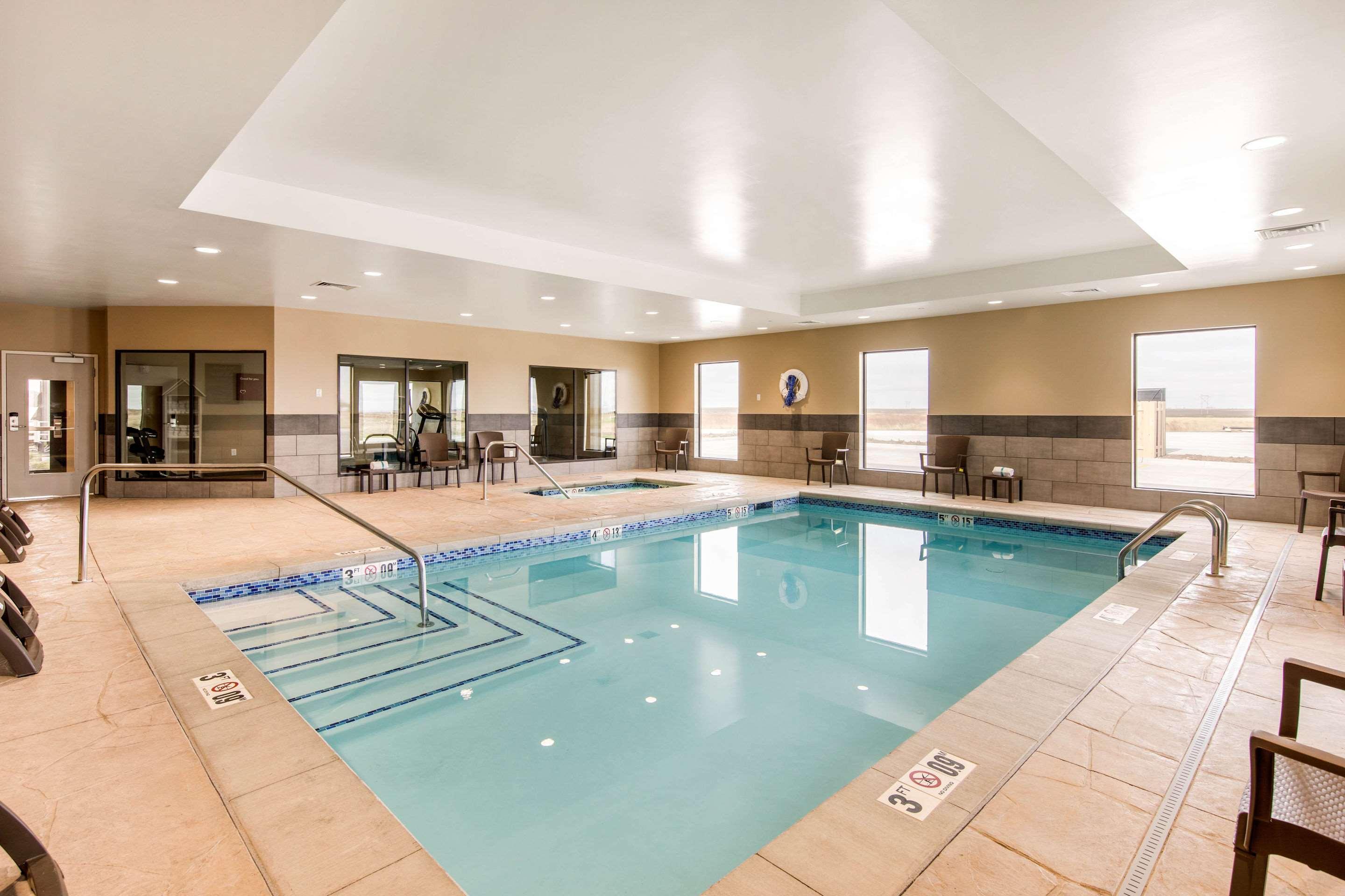 Comfort Suites Либерал Экстерьер фото