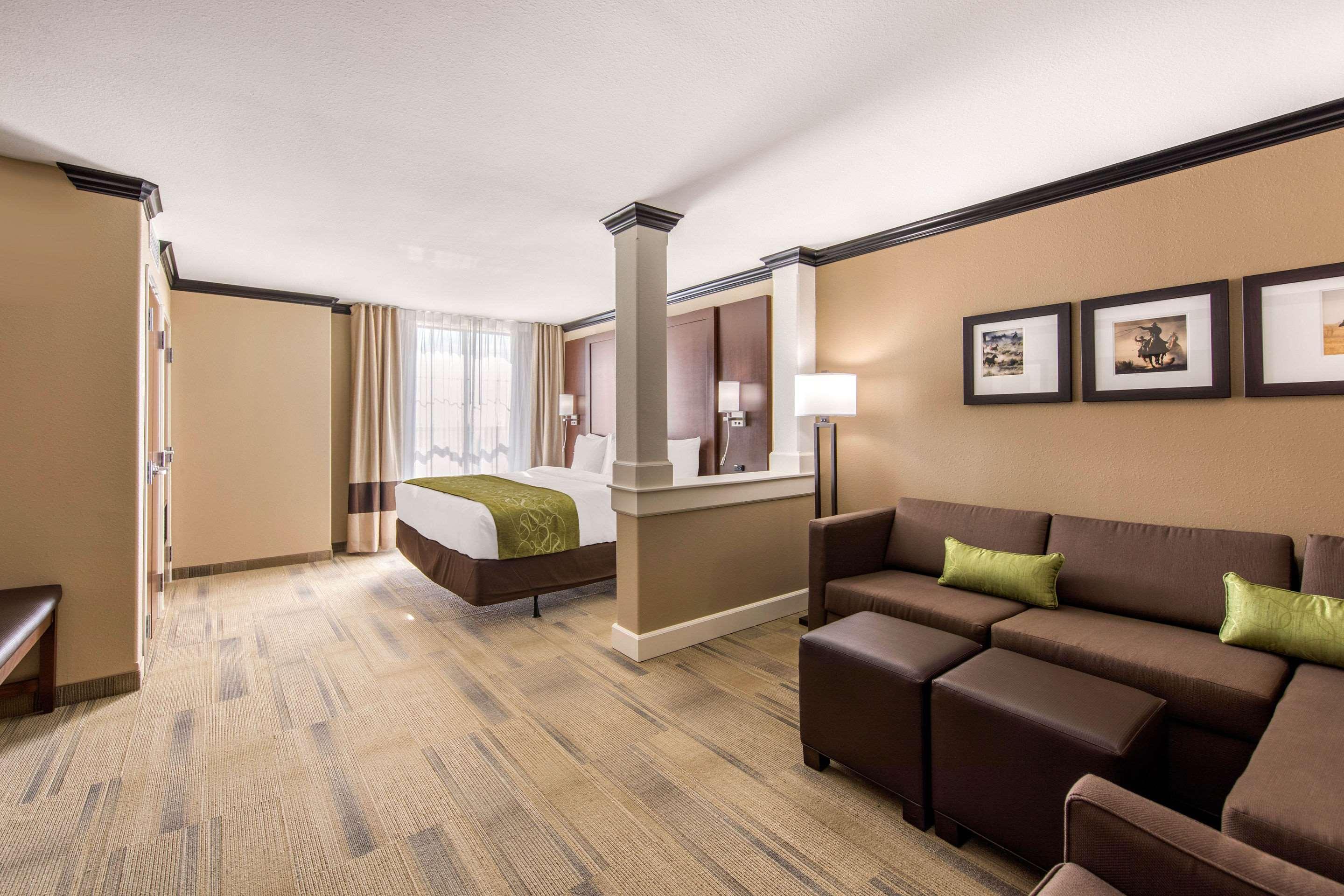Comfort Suites Либерал Экстерьер фото