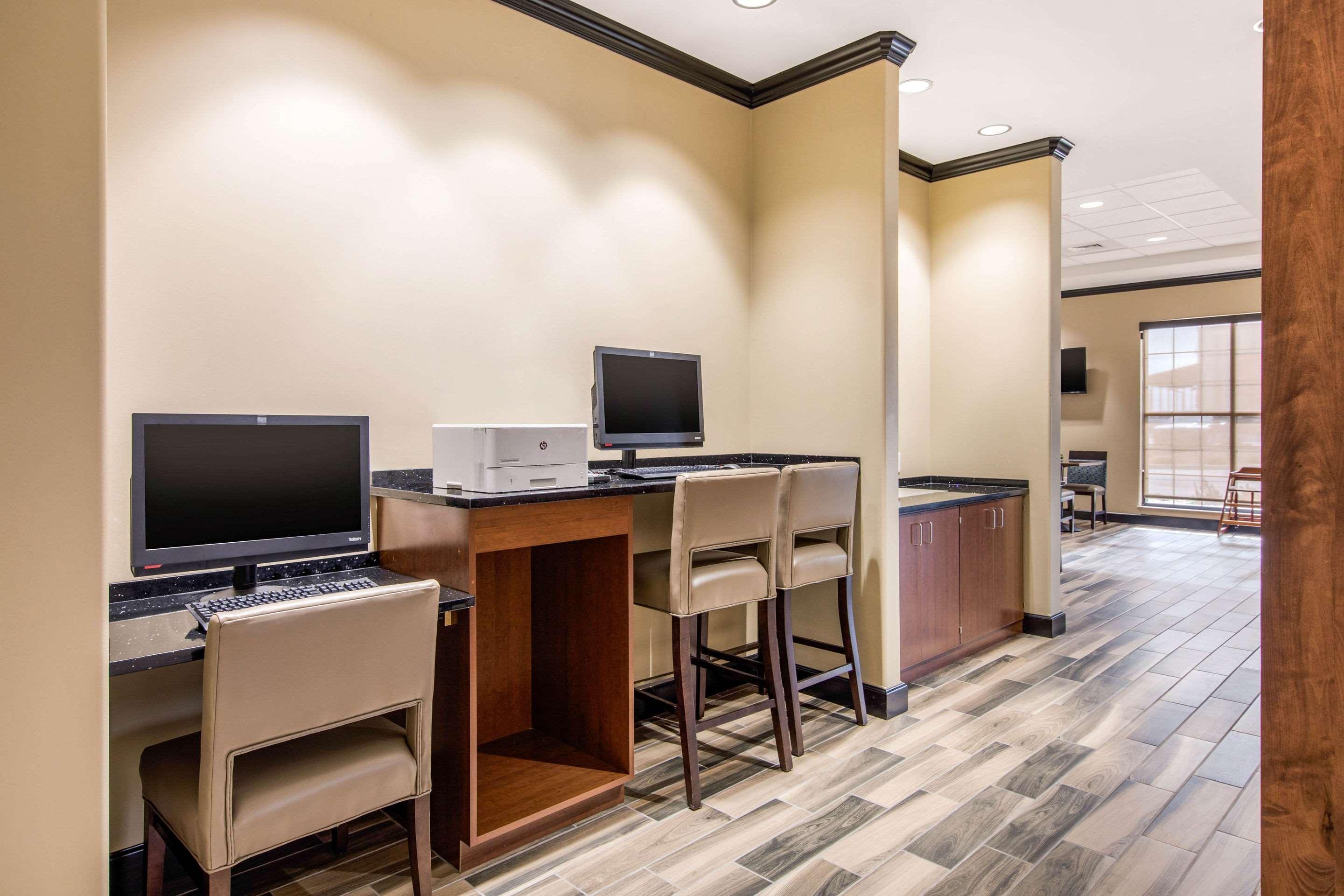 Comfort Suites Либерал Экстерьер фото