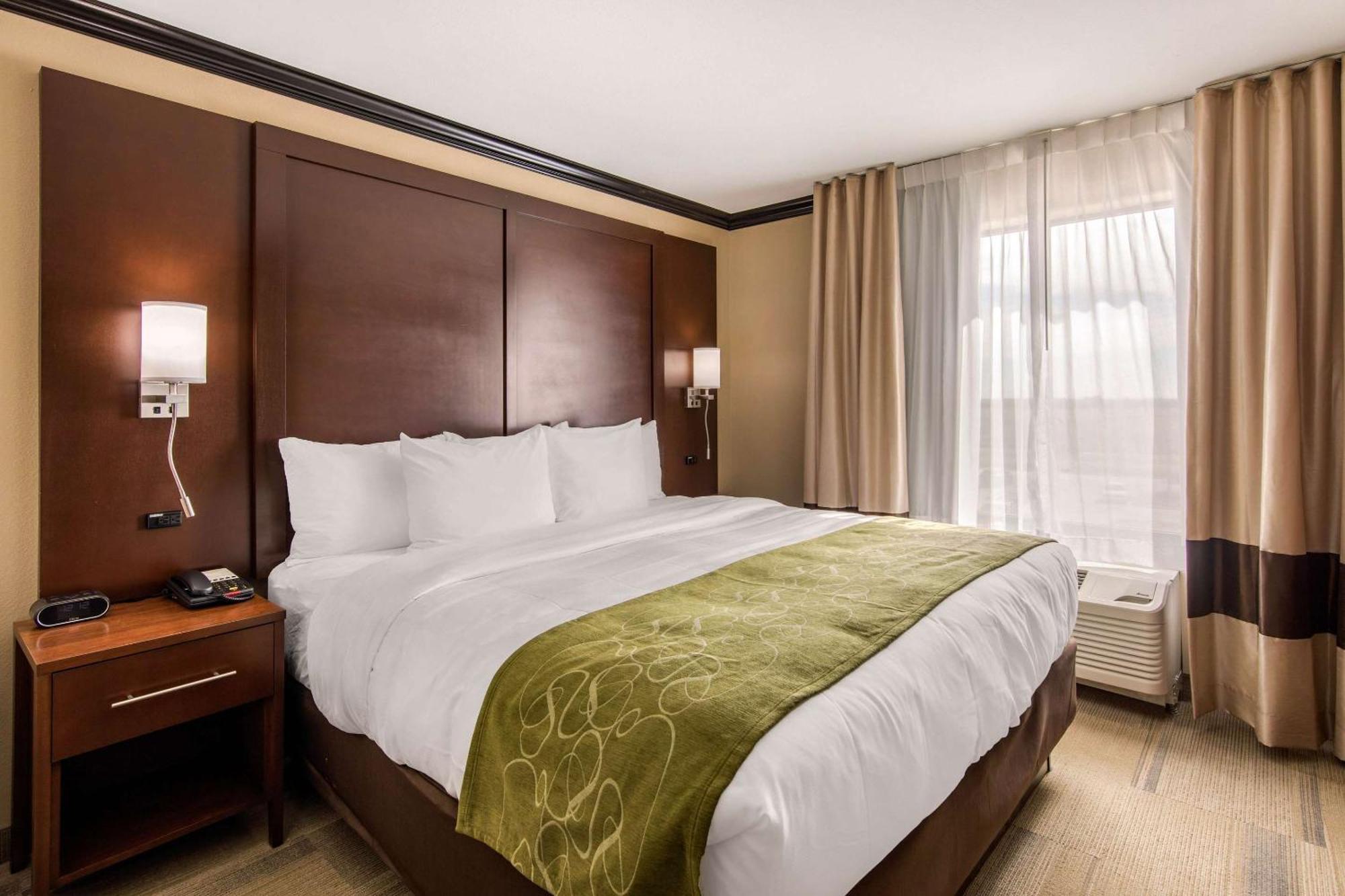 Comfort Suites Либерал Экстерьер фото