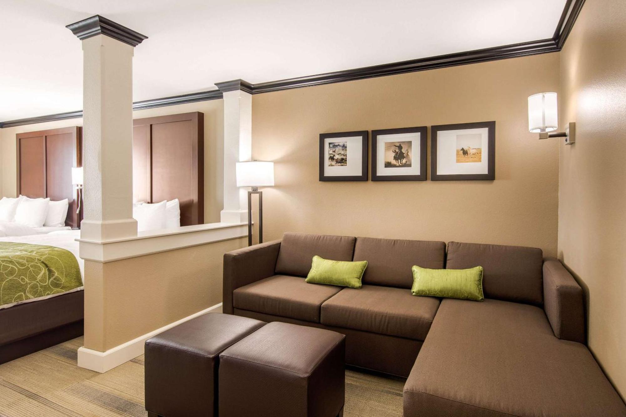 Comfort Suites Либерал Экстерьер фото